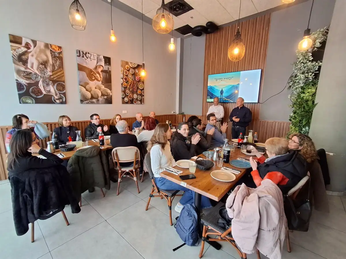 מפגש רופאים 2025 – ב משתתפים במפגש ההרצאה של ד"ר בועז רון, 2025