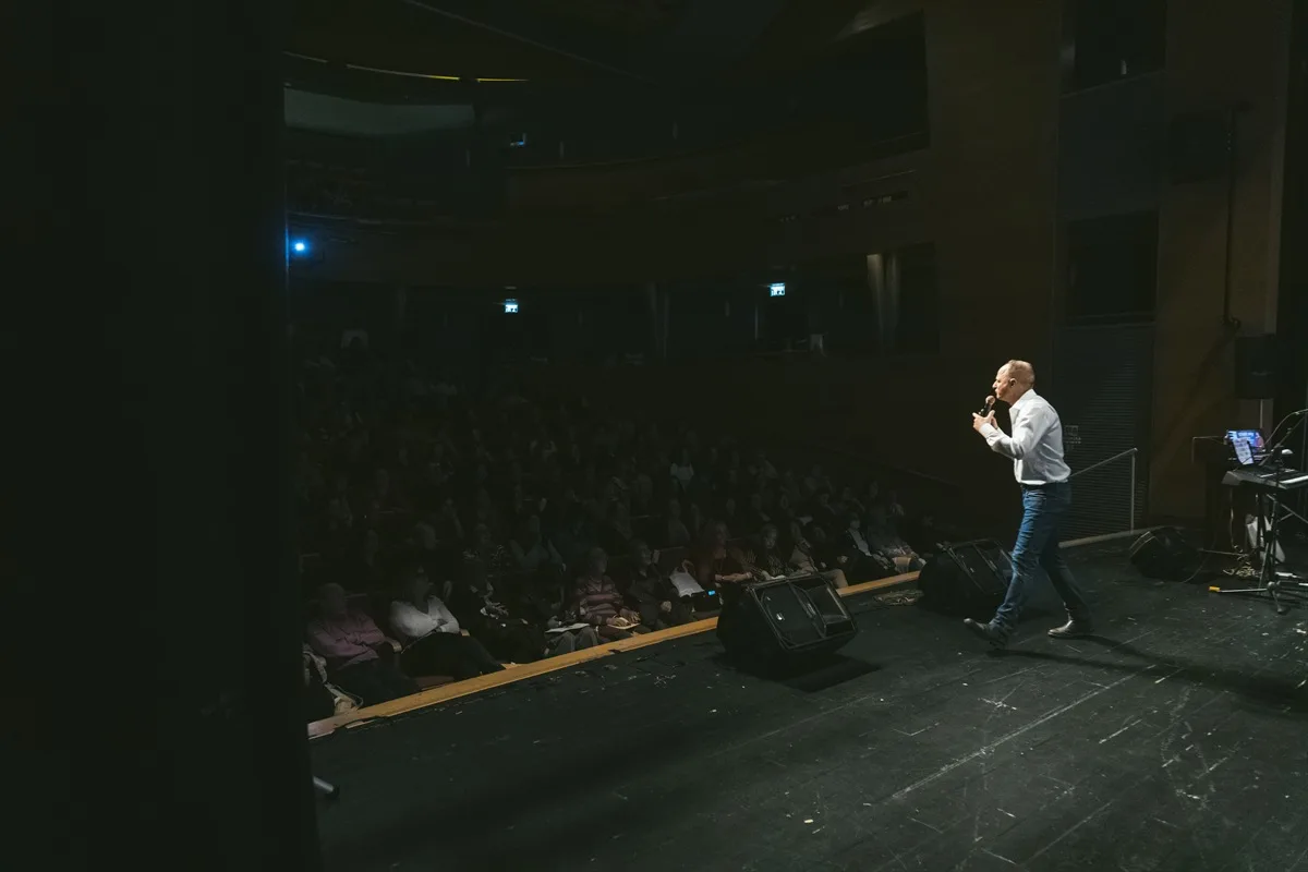 כנס הרצאות סביון 2025 – ב ד"ר בועז רון בכנס ההרצאות במועצה המקומית סביון, 2025